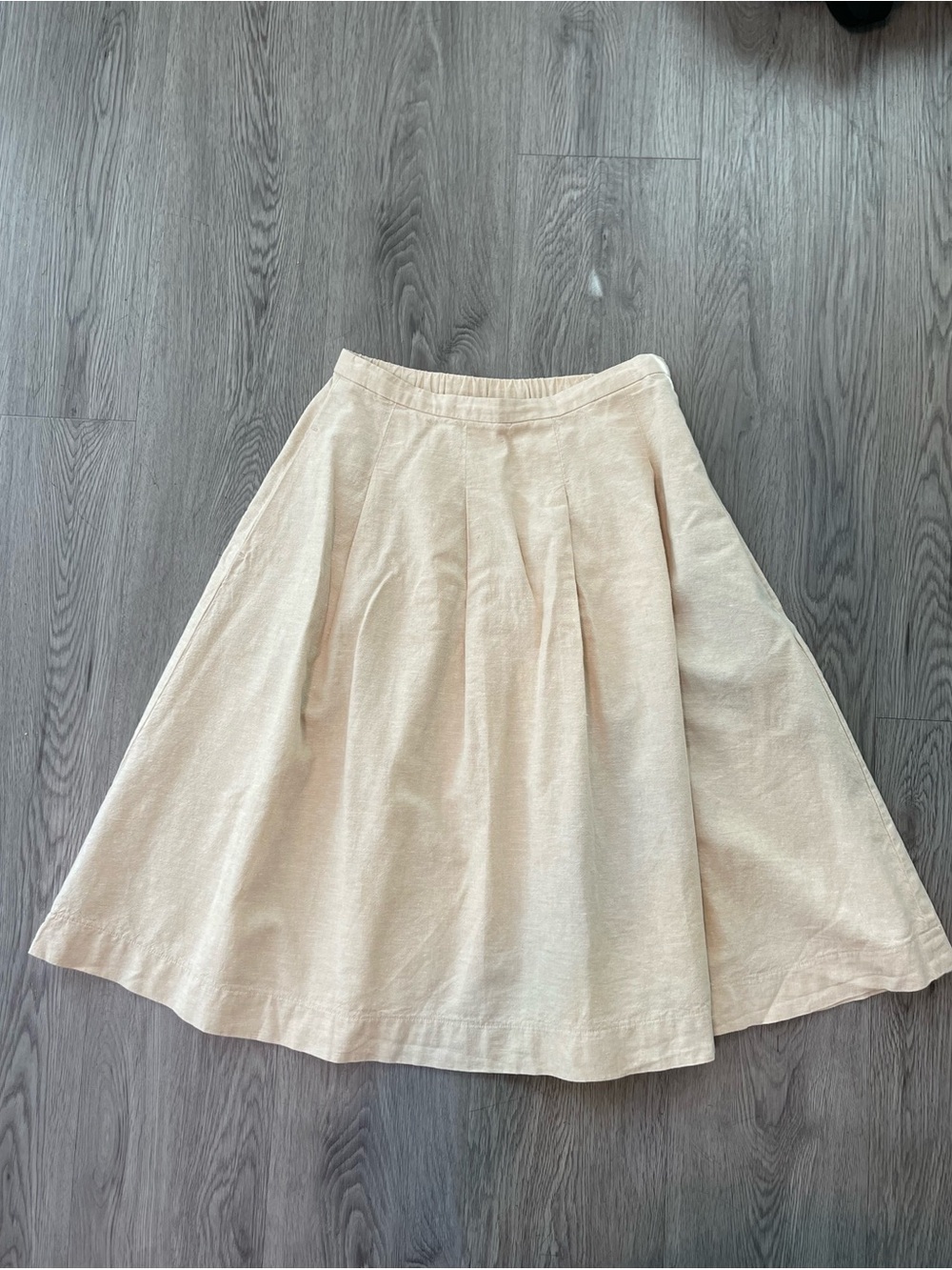 Uniqlo linen cotton blend tan pleated skirt